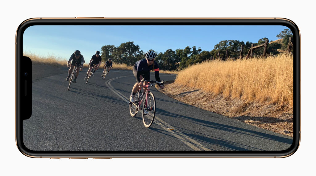Apple-iPhone-Xs-gold-video-screen-09122018